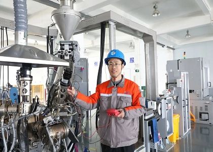 肖遠(yuǎn)根：電工小哥變身技術(shù)大拿，他靠硬實(shí)力活成職場(chǎng)爽文